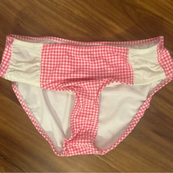 VENUS Pink Gingham 8/10 Swimwear Bikini top and Two sets of Bottoms - Picture 8 of 13